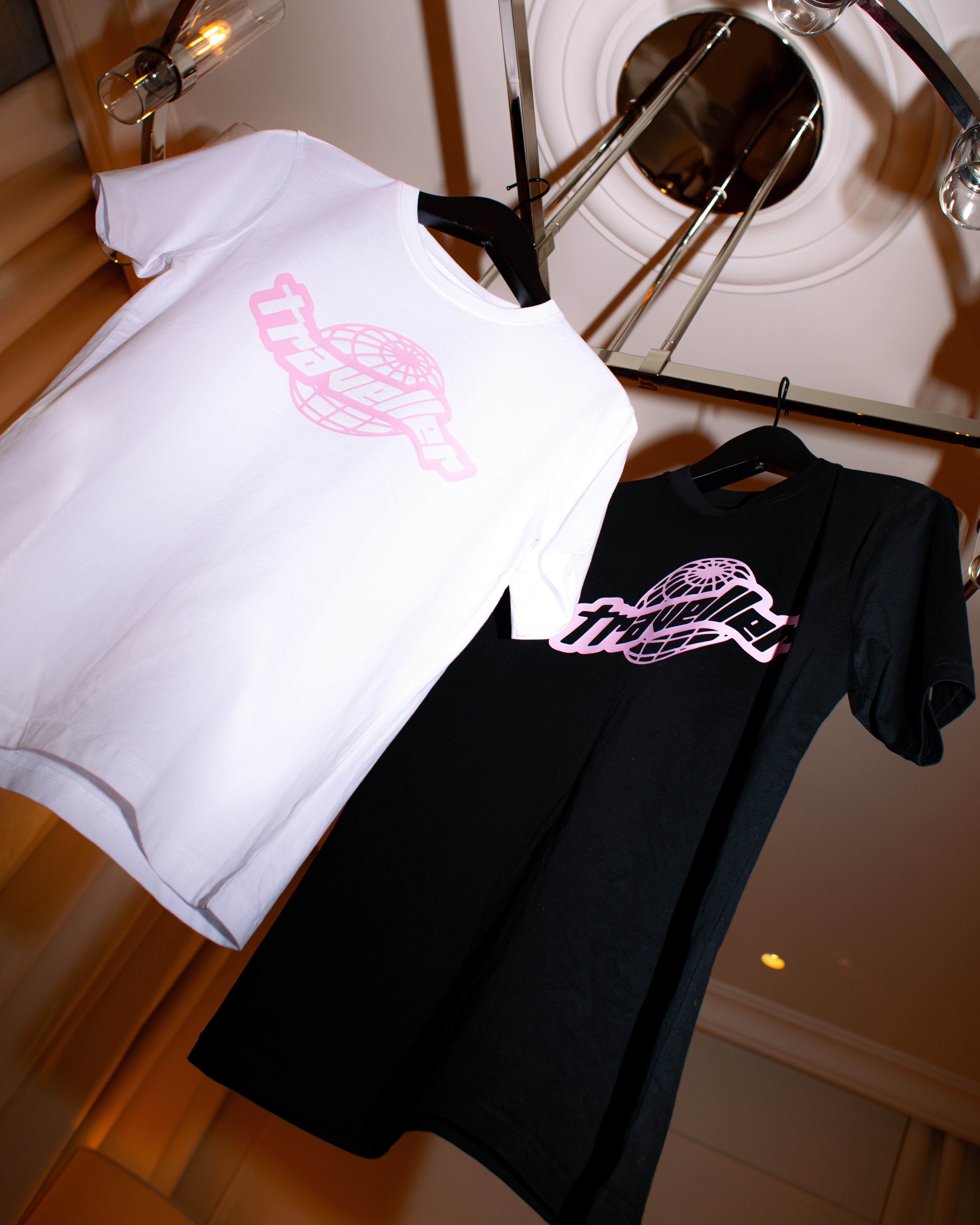TRAVELLER LOGO T-SHIRT PINK